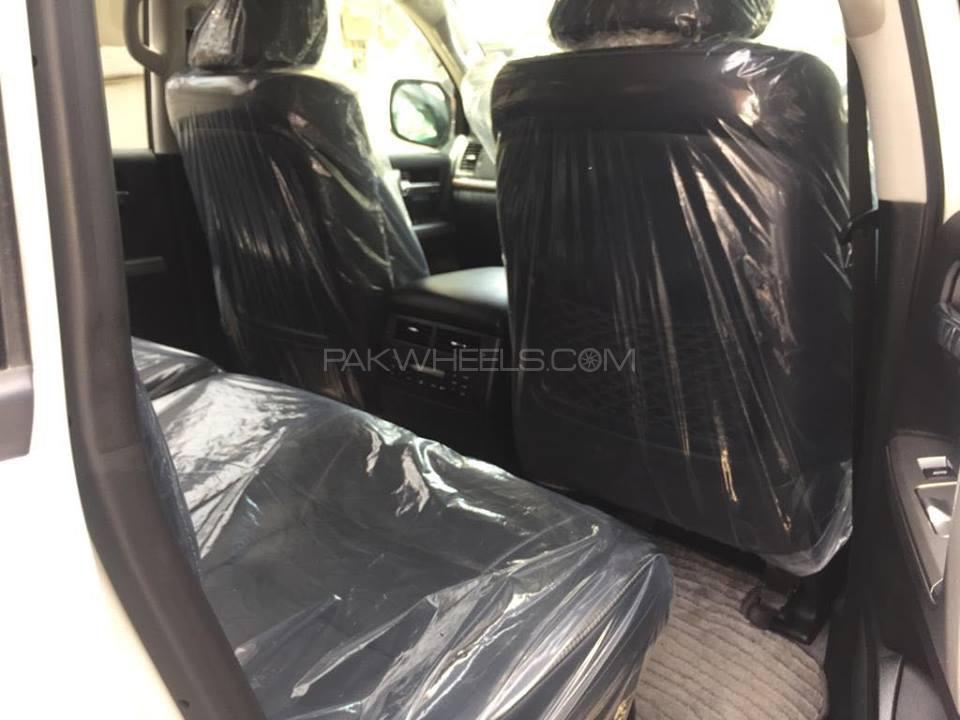 Toyota Land Cruiser 2013 for Sale in Karachi Toyota Land Cruiser 2013 for Sale in Karachi Image-8