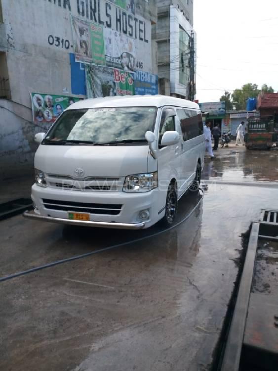 Toyota Hiace 2013 for Sale in Islamabad Image-1
