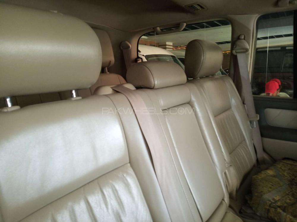 Toyota Land Cruiser 2006 for Sale in Rawalpindi Toyota Land Cruiser 2006 for Sale in Rawalpindi Image-14