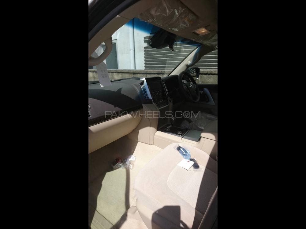 Toyota Land Cruiser 2019 for Sale in Karachi Toyota Land Cruiser 2019 for Sale in Karachi Image-5
