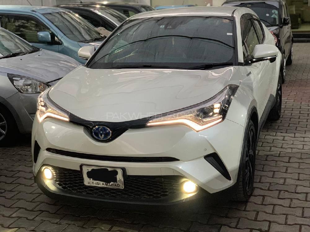 Toyota C Hr 1 8 Hybrid 2017 For In La Pakwheels Toyota C Hr 1 8 Hybrid 2017
