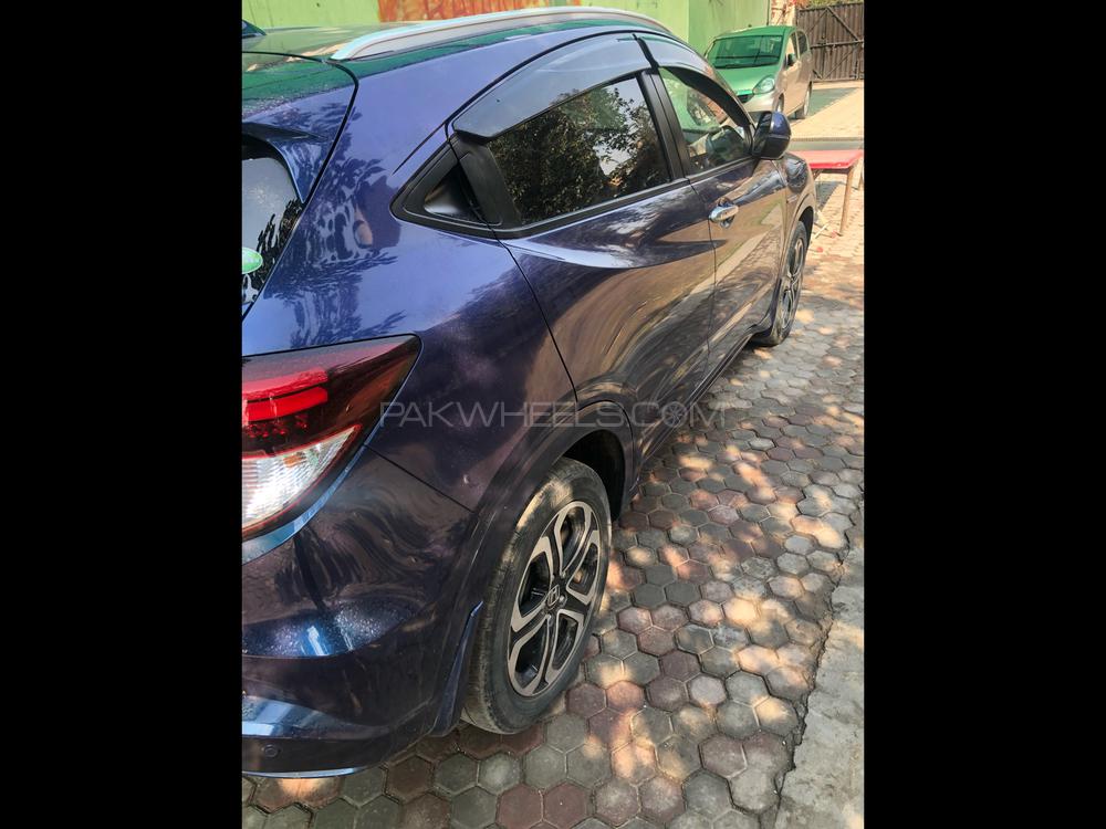 Honda Vezel 2014 for Sale in Faisalabad Honda Vezel 2014 for Sale in Faisalabad Image-6