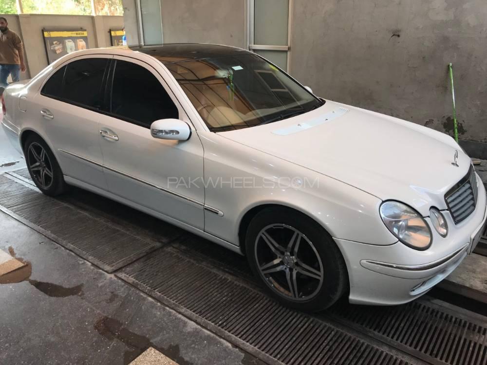 Mercedes Benz E Class 2003 for Sale in Lahore Image-1