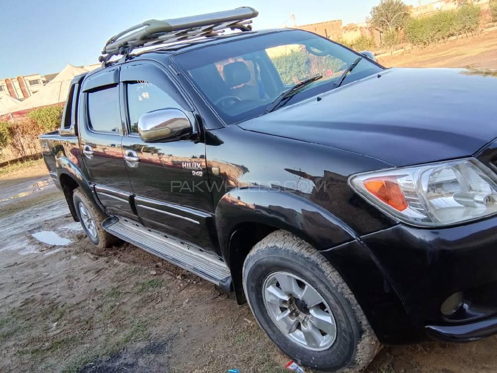 Toyota Hilux 2011 for Sale in Bahawalpur Image-1
