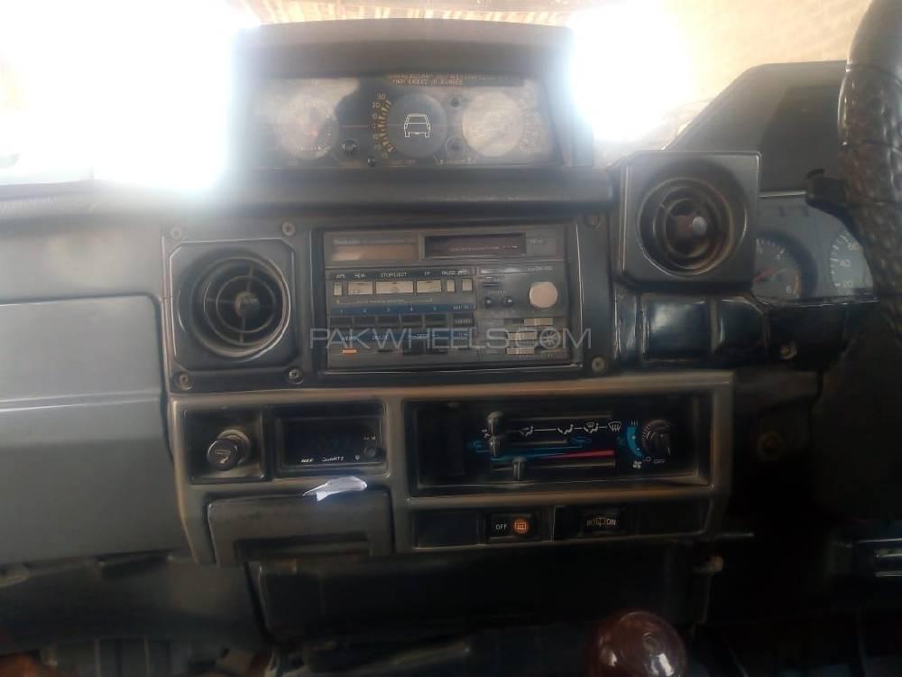 Toyota Land Cruiser 1988 for Sale in Khanewal Toyota Land Cruiser 1988 for Sale in Khanewal Image-8