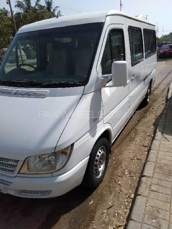 Mercedes Benz Sprinter 2004 for Sale in Karachi Mercedes Benz Sprinter 2004 for Sale in Karachi Image-2
