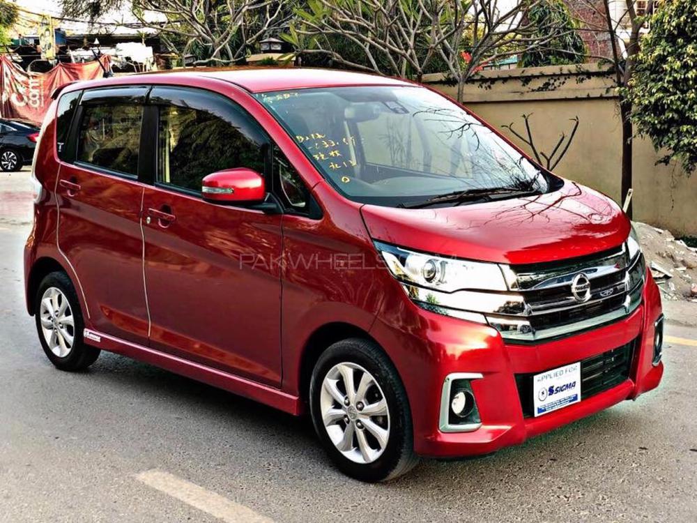 Nissan Dayz Highway Star 2016 for Sale in Lahore Nissan Dayz Highway Star 2016 for Sale in Lahore Image-3