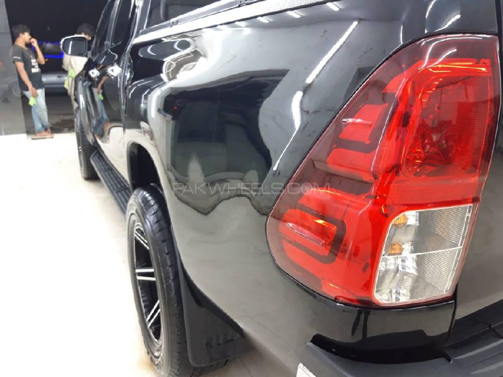 Toyota Hilux 2018 for Sale in Karachi Toyota Hilux 2018 for Sale in Karachi Image-7