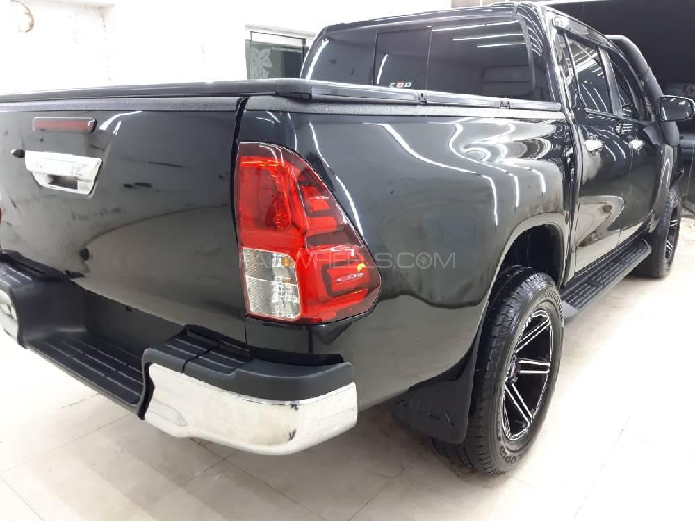 Toyota Hilux 2018 for Sale in Karachi Toyota Hilux 2018 for Sale in Karachi Image-9
