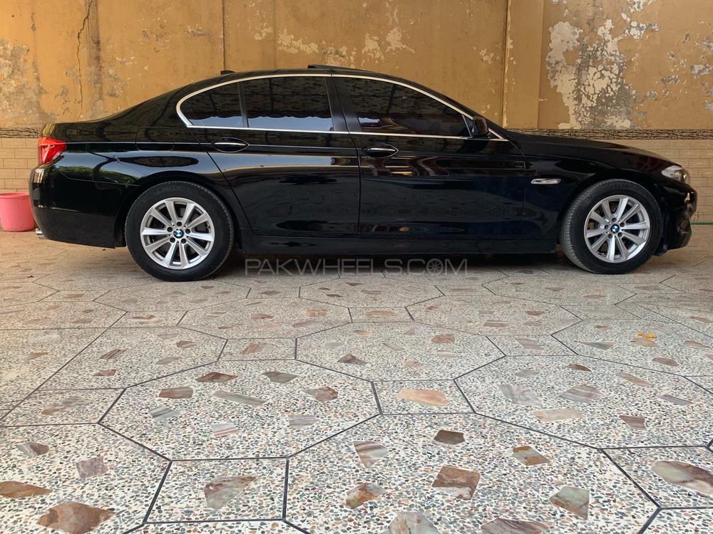 بی ایم ڈبلیو 5 سیریز 2010 for Sale in پشاور بی ایم ڈبلیو 5 سیریز 2010 for Sale in پشاور Image-4