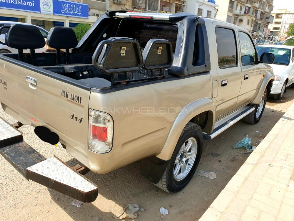 Toyota Hilux 2000 for Sale in Karachi Toyota Hilux 2000 for Sale in Karachi Image-9