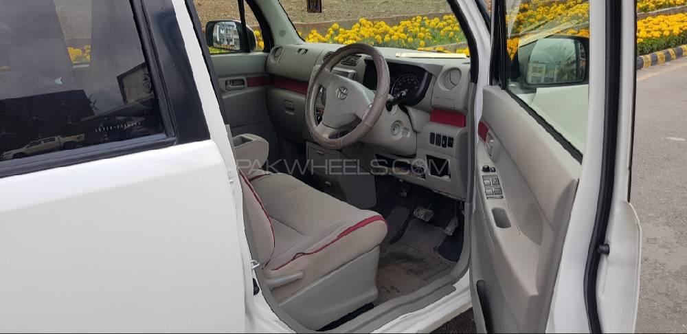 Toyota Pixis Space 2013 for Sale in Gujranwala Image-1