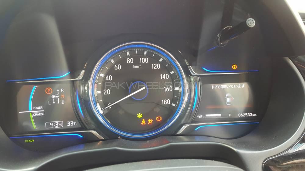 Honda Grace Hybrid 2015 for Sale in Islamabad Honda Grace Hybrid 2015 for Sale in Islamabad Image-9