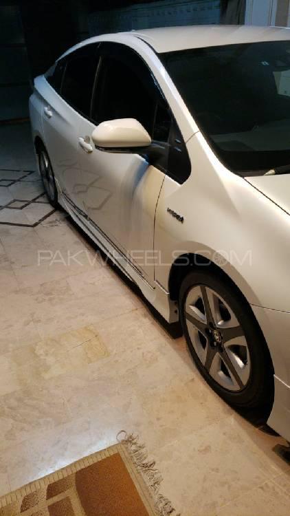 Toyota Prius 2016 for Sale in Lahore Toyota Prius 2016 for Sale in Lahore Image-5
