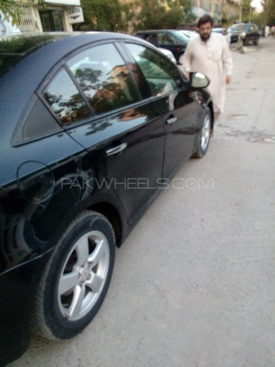 Chevrolet Cruze 2010 for Sale in Islamabad Image-1