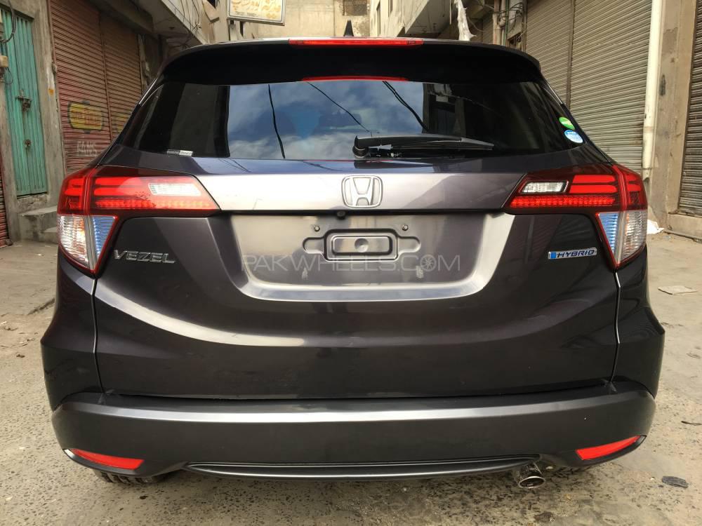 Honda Vezel 2016 for Sale in Lahore Honda Vezel 2016 for Sale in Lahore Image-8