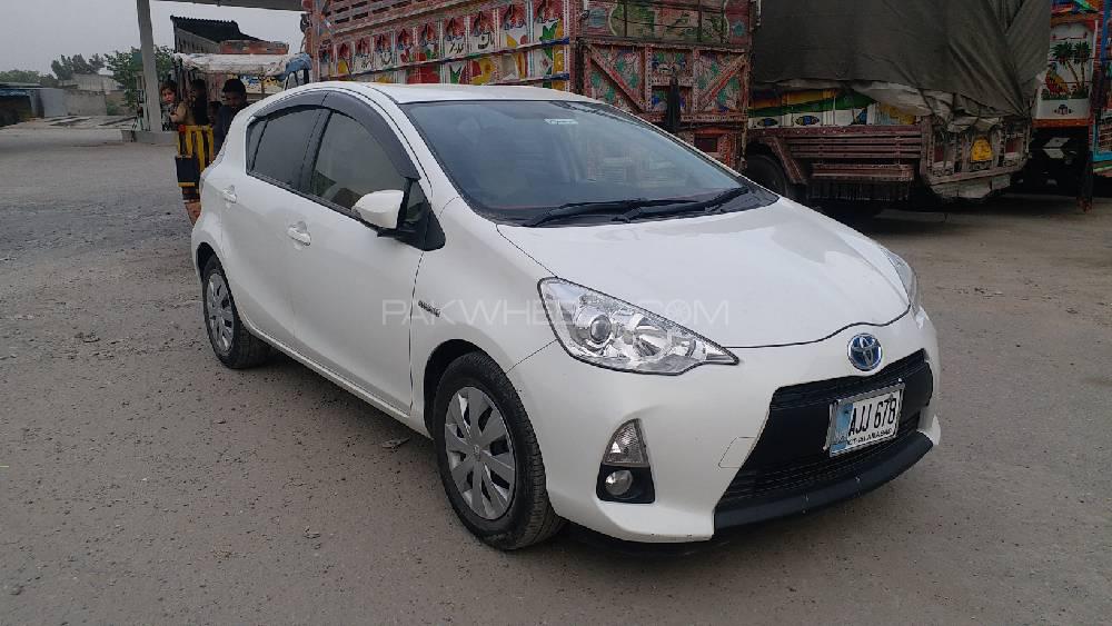 Toyota Aqua 2014 for Sale in Nowshera Image-1