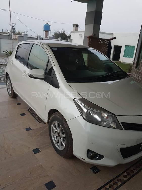 Toyota Vitz 2013 for Sale in Mandi bahauddin Image-1