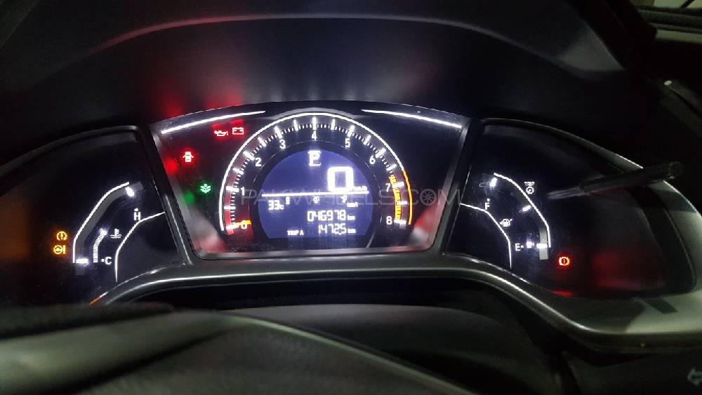 Honda Civic 2017 for Sale in Hyderabad Honda Civic 2017 for Sale in Hyderabad Image-5
