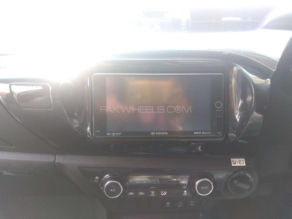 Toyota Hilux 2018 for Sale in Karachi Toyota Hilux 2018 for Sale in Karachi Image-6