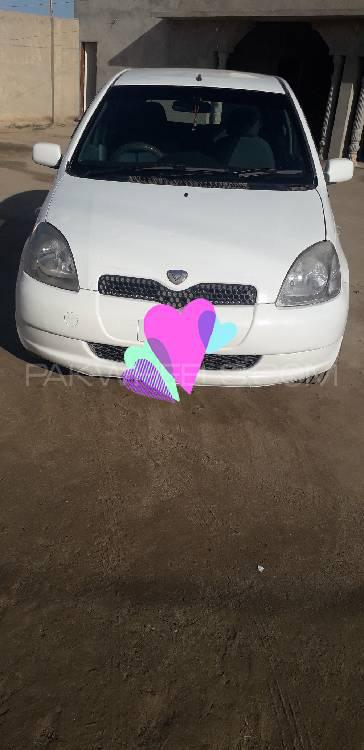 Toyota Vitz 2000 for Sale in Bannu Image-1