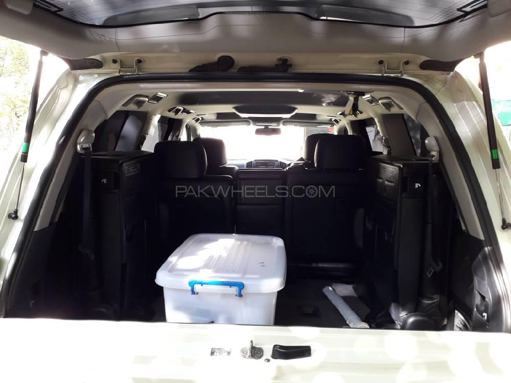 Toyota Land Cruiser 2010 for Sale in Islamabad Toyota Land Cruiser 2010 for Sale in Islamabad Image-10