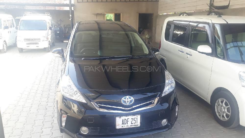 Toyota Prius Alpha 2013 for Sale in Gujrat Image-1