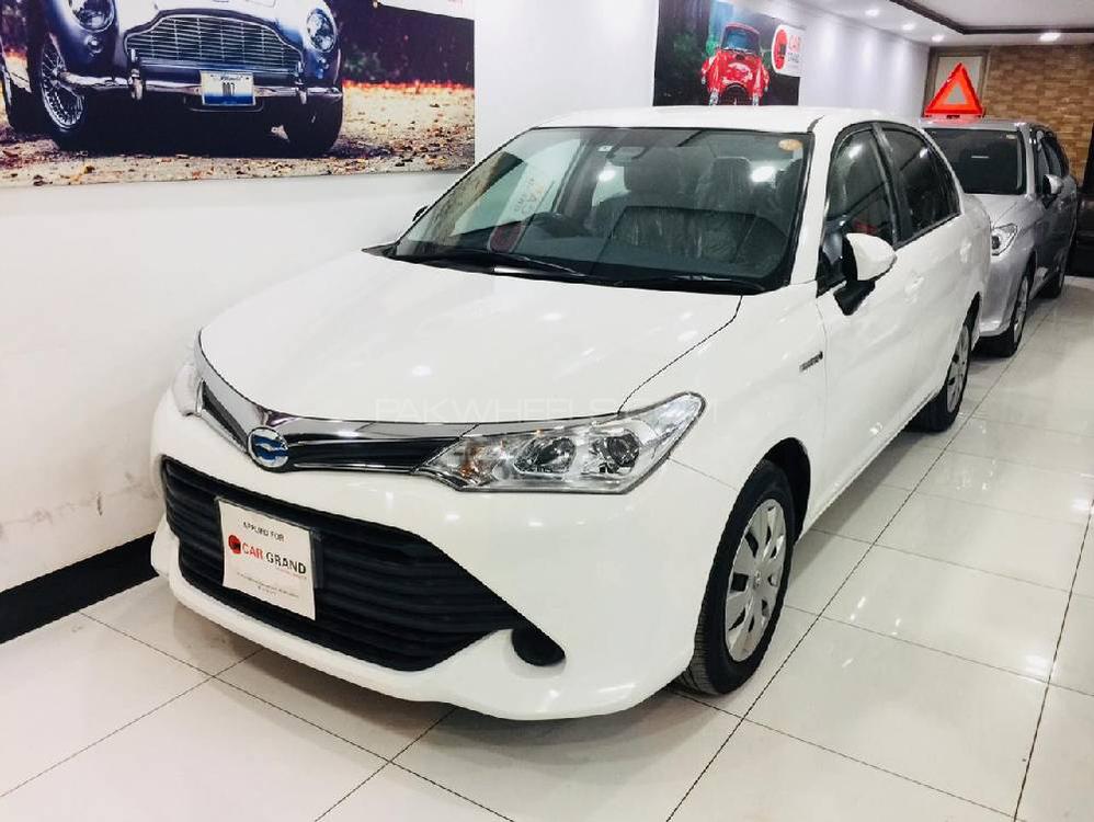 Toyota Corolla Axio 2015 for Sale in Nowshera cantt Image-1