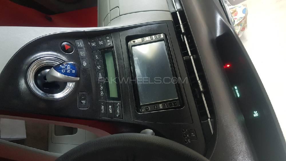 Toyota Prius 2011 for Sale in Lahore Toyota Prius 2011 for Sale in Lahore Image-3