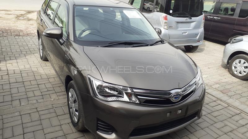 Toyota Corolla Fielder 2014 for Sale in Lahore Image-1