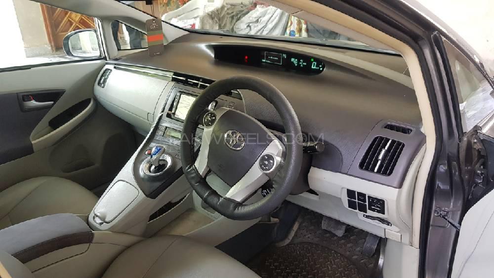Toyota Prius 2011 for Sale in Lahore Toyota Prius 2011 for Sale in Lahore Image-7