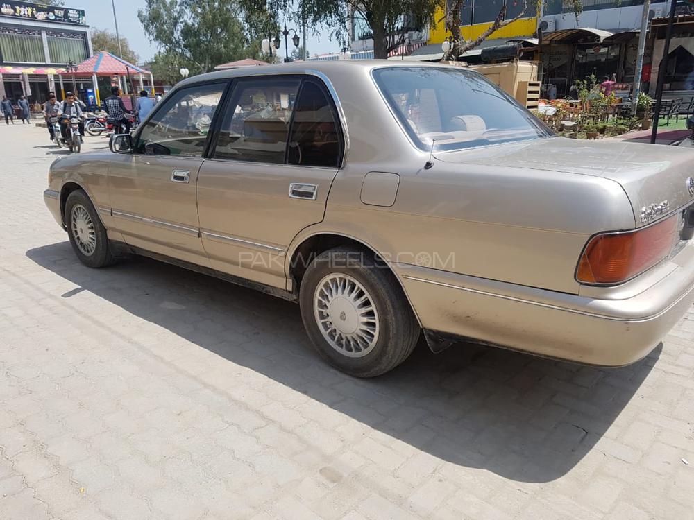 ٹویوٹا کراؤن 1993 for Sale in لاہور ٹویوٹا کراؤن 1993 for Sale in لاہور Image-3