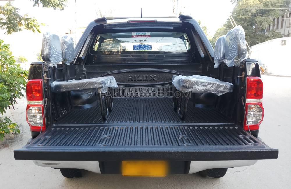 Toyota Hilux 2012 for Sale in Karachi Toyota Hilux 2012 for Sale in Karachi Image-2