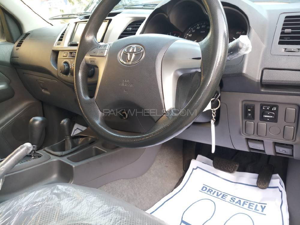 Toyota Hilux 2012 for Sale in Karachi Toyota Hilux 2012 for Sale in Karachi Image-14