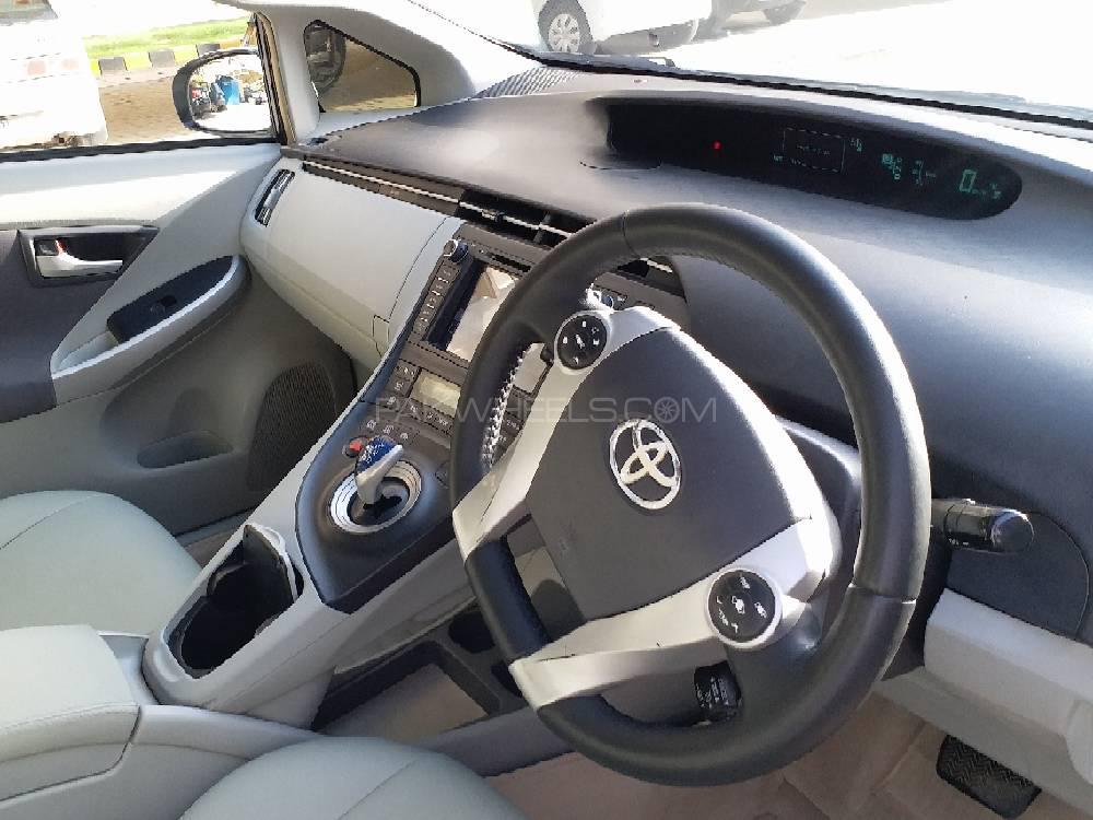Toyota Prius 2011 for Sale in Lahore Toyota Prius 2011 for Sale in Lahore Image-15