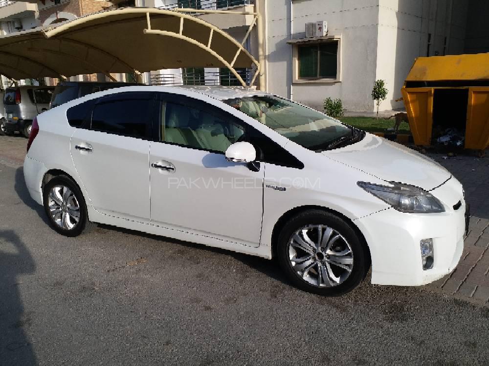 Toyota Prius 2011 for Sale in Lahore Toyota Prius 2011 for Sale in Lahore Image-17