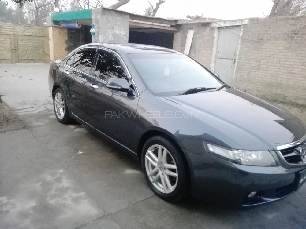 Honda Accord 2004 for Sale in Nowshera cantt Image-1