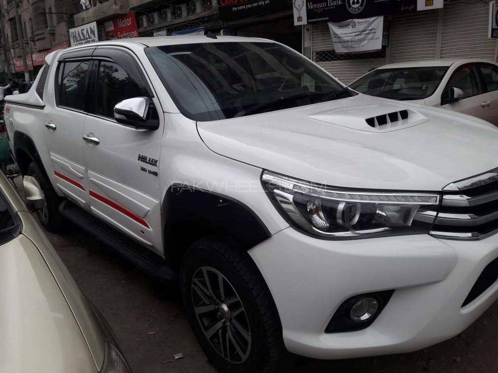 Toyota Hilux 2017 for Sale in Karachi Toyota Hilux 2017 for Sale in Karachi Image-2
