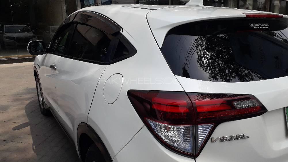 Honda Vezel 2014 for Sale in Lahore Honda Vezel 2014 for Sale in Lahore Image-5