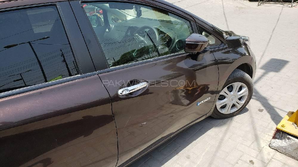 Nissan Note 2016 for Sale in Gujranwala Nissan Note 2016 for Sale in Gujranwala Image-3