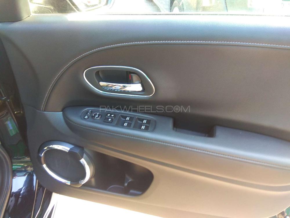 Honda Vezel 2014 for Sale in Lahore Honda Vezel 2014 for Sale in Lahore Image-10