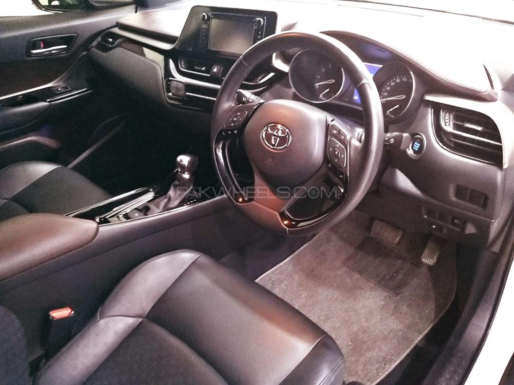 Toyota C-HR 2017 for Sale in Rawalpindi Toyota C-HR 2017 for Sale in Rawalpindi Image-5