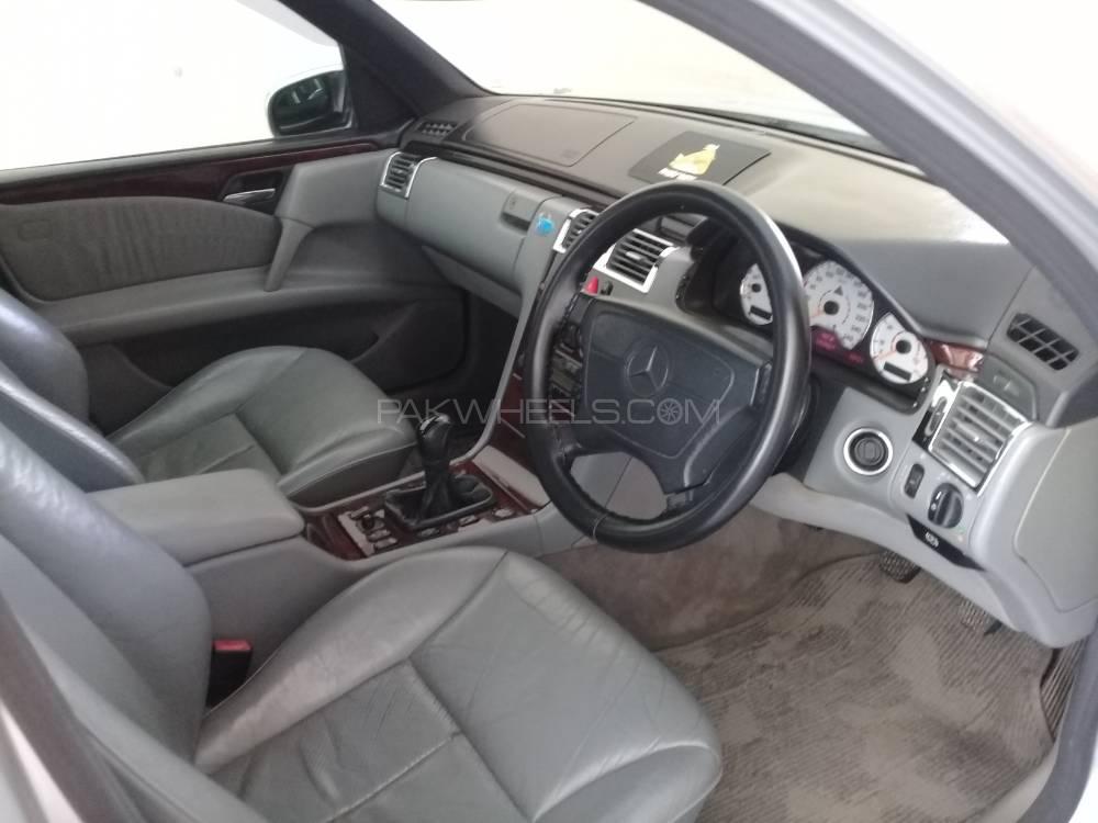 Mercedes Benz E Class 1997 for Sale in Peshawar Mercedes Benz E Class 1997 for Sale in Peshawar Image-3