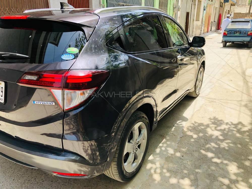 Honda Vezel 2013 for Sale in Peshawar Honda Vezel 2013 for Sale in Peshawar Image-7