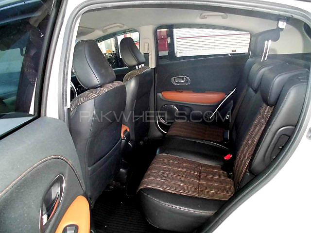 Honda Vezel 2014 for Sale in Karachi Honda Vezel 2014 for Sale in Karachi Image-13