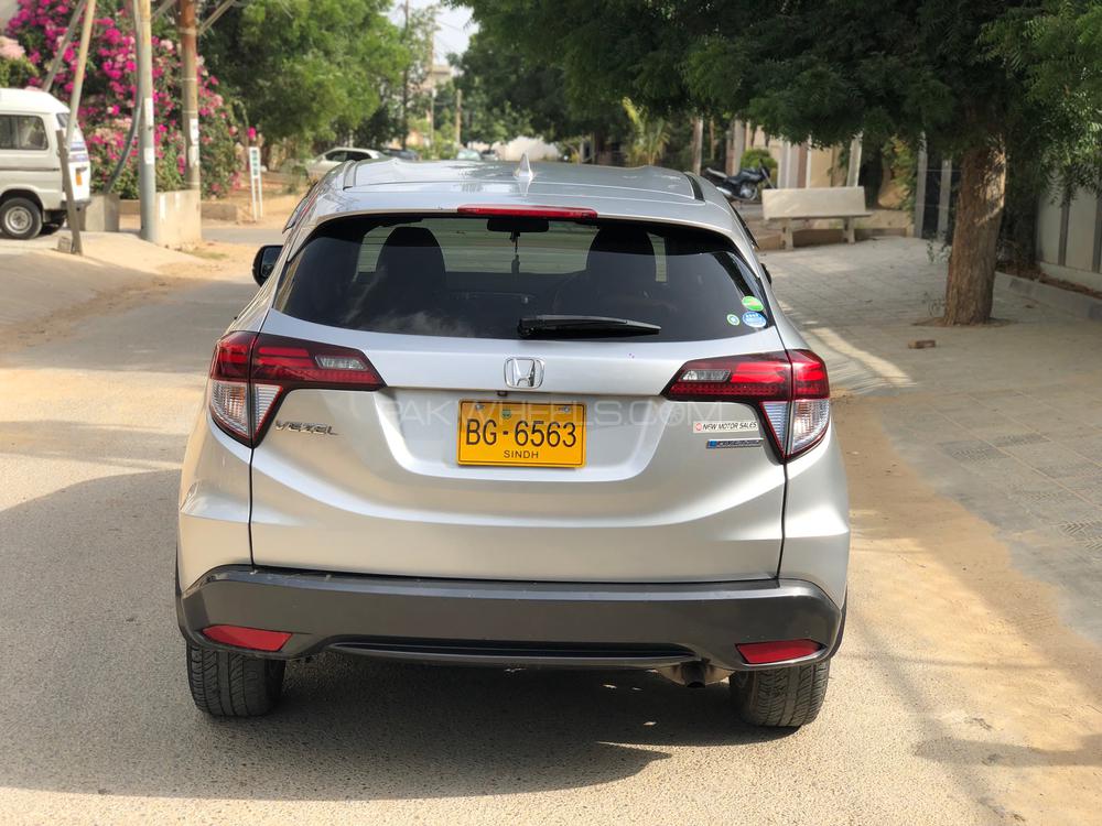 Honda Vezel 2014 for Sale in Karachi Honda Vezel 2014 for Sale in Karachi Image-3