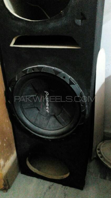 woofer and 4channel amplifier and box also Image-1