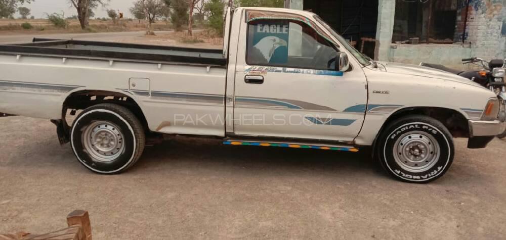 Toyota Pickup 1993 for Sale in Kohat Image-1