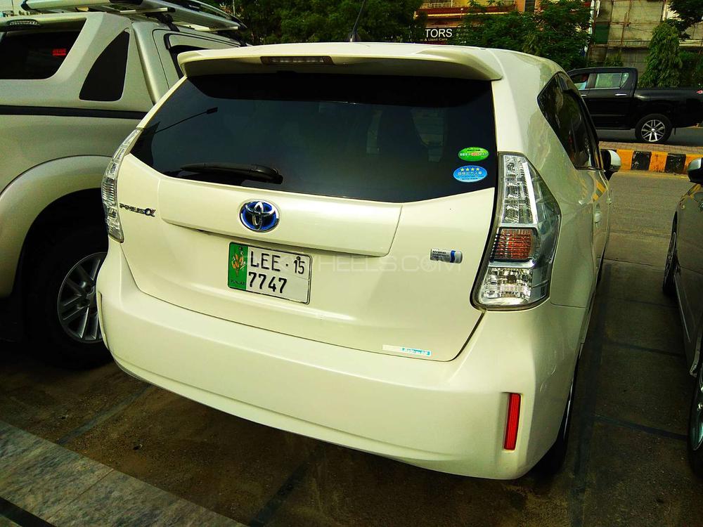 Toyota Prius Alpha 2012 for Sale in Lahore Toyota Prius Alpha 2012 for Sale in Lahore Image-10