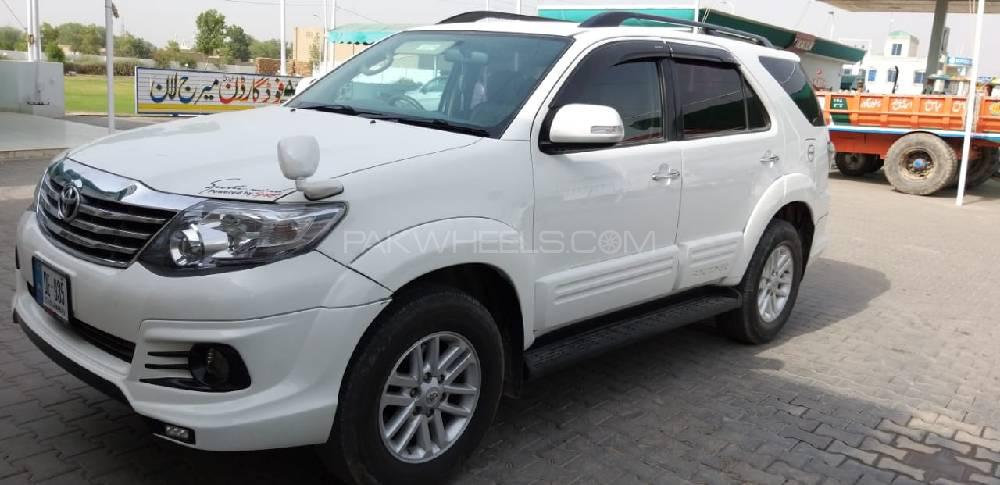 Toyota Fortuner 2014 for Sale in Burewala Image-1